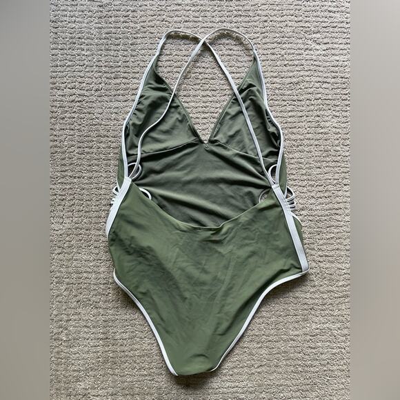 aerie Daisy Side Cut Out One Piece Swim Suit Size XL - Picture 6 of 6